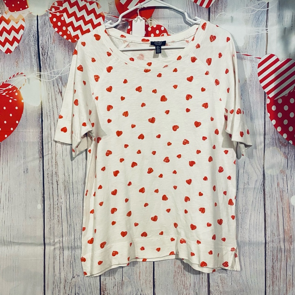 Jones New York signature, white short sleeve top size large /red hearts - Picture 2 of 4